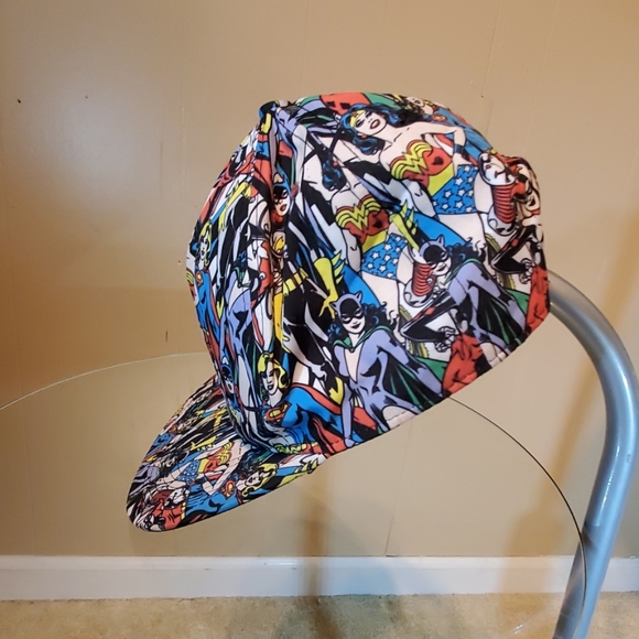 DC Comics Super Women Ajustable Hat - Picture 4 of 5